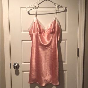 Women’s NWOT! Victoria’s Secret Satin Slip